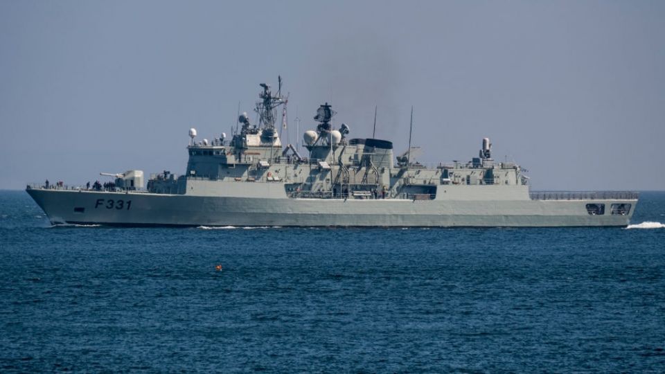 A Marinha Portuguesa está a apresentar queixa contra marinheiros que se recusaram a observar um navio de guerra russo