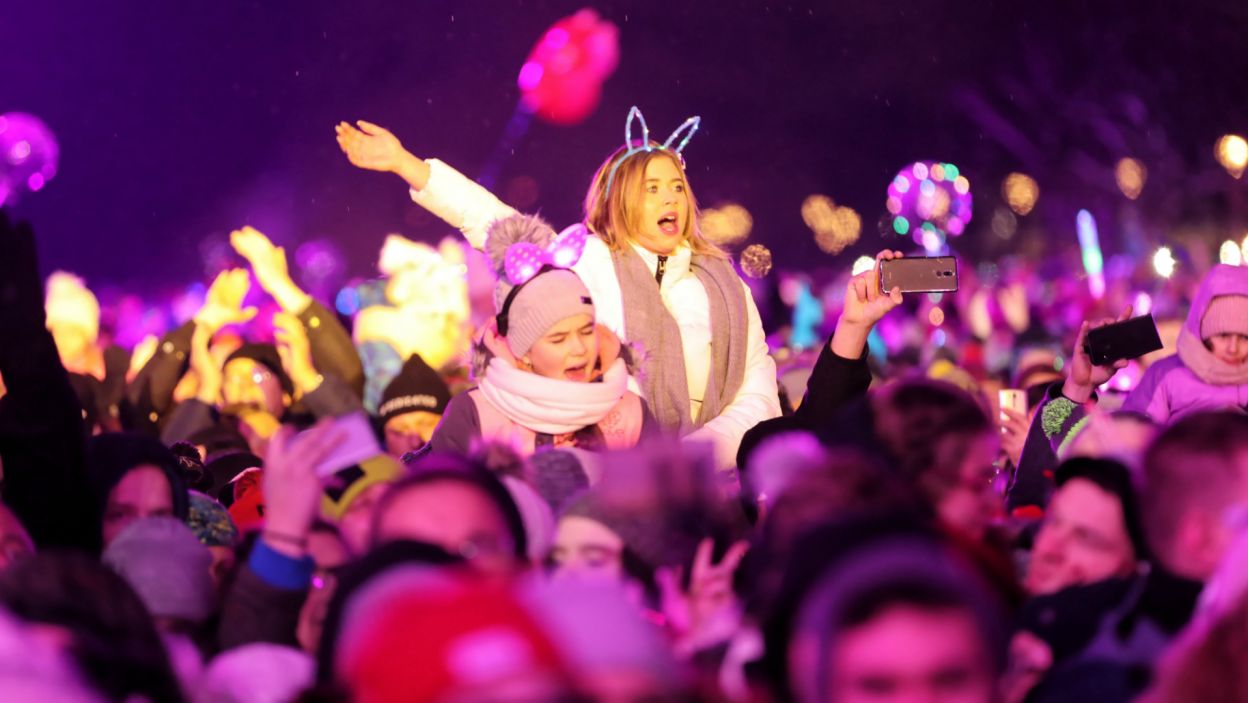 Publiczność gorąco reagowała na to, co się działa na scenie (fot. PAP/Grzegorz Momot)
