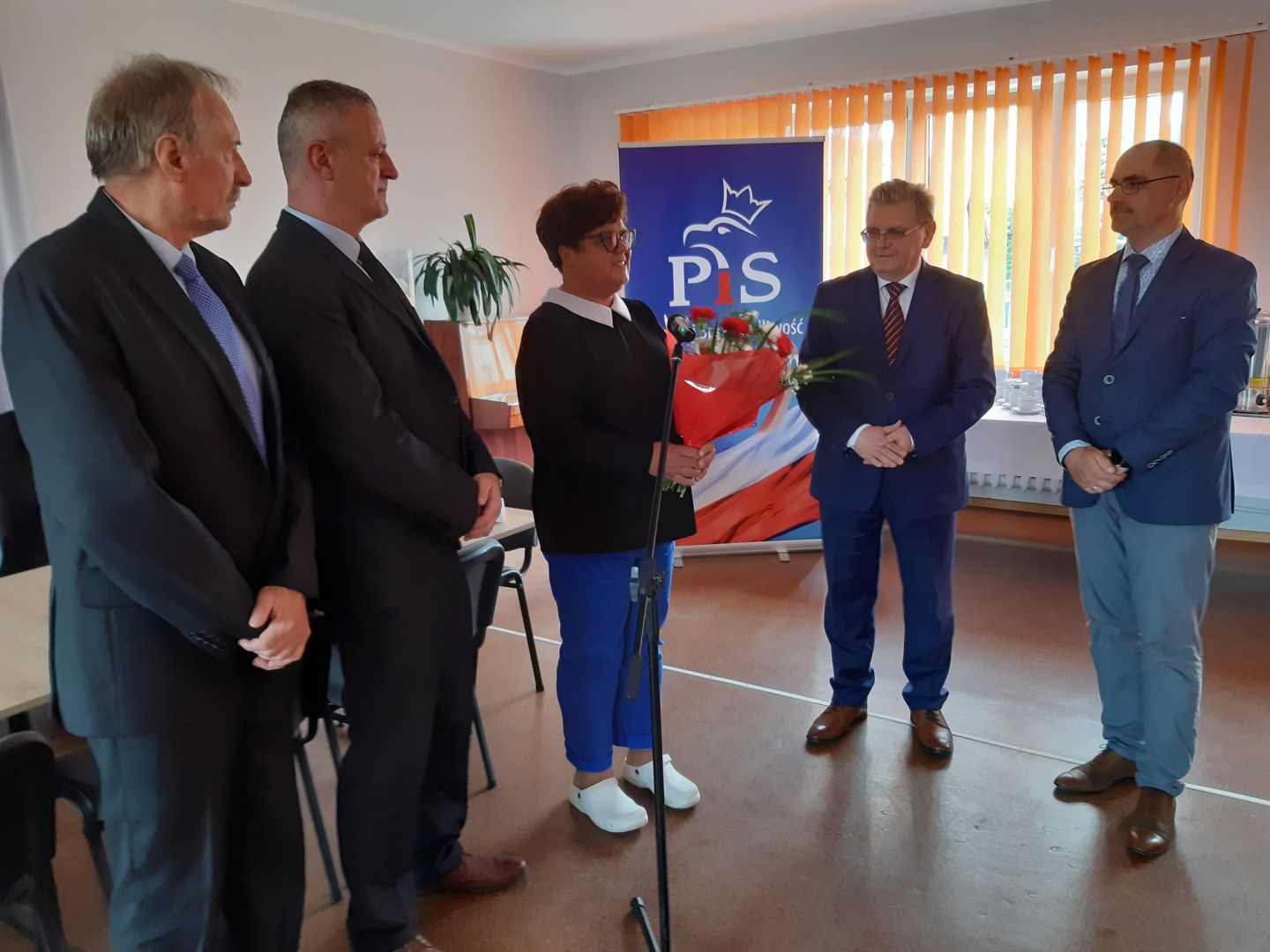 W Choszcznie oficjalnie otwarto biuro poselskie posła Prawa i