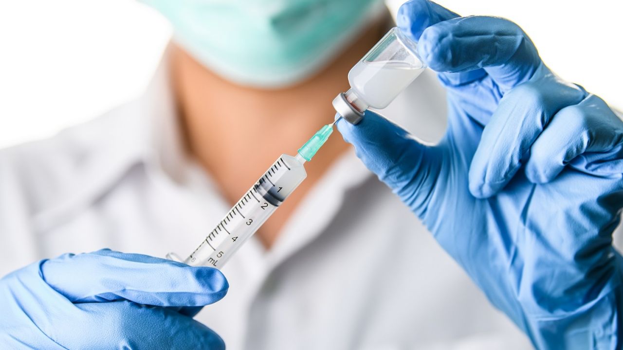 Szczepionki przeciwnowotworowe są intensywnie badane w różnych laboratoriach na świecie (fot. Shutterstock)