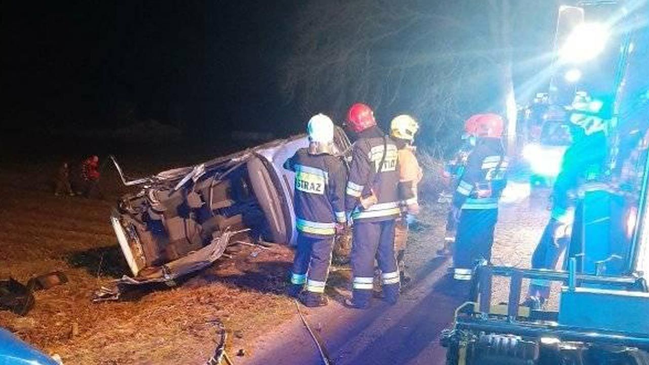 Według policji kierowca nie miał prawa jazdy (fot. Facebook/Ochotnicza Straż Pożarna w Barczewie) Według policji kierowca nie miał prawa jazdy (fot. Facebook/Ochotnicza Straż Pożarna w Barczewie)