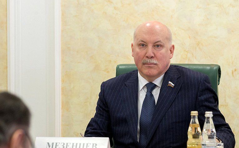 Дзмітрый Мезенцаў, фота council.gov.ru