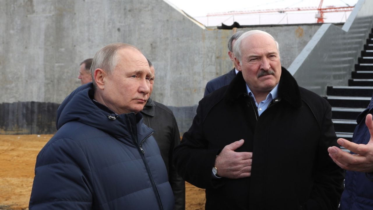 Władimir Putin i Aleksandr Łukaszenka (fot. EPA/MIKHAIL KLIMENTYEV / Kremlin, PAP/EPA)