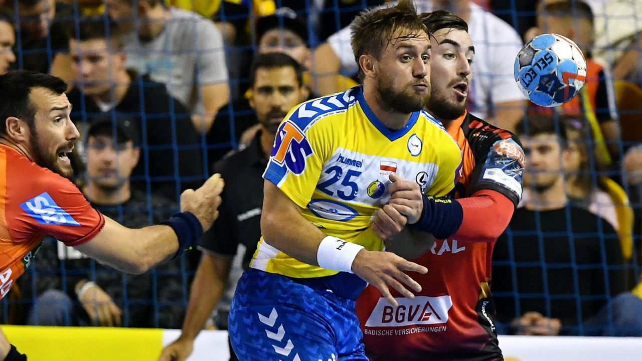 Luka Cindrić w meczu Ligi Mistrzów z Rhein-Neckar Loewen (fot. PAP/Piotr Polak)