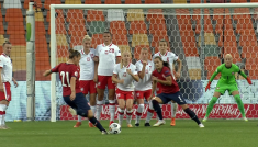 Rzut wolny Andrea Staskova (fot. TVP)