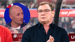 Zdjęcie przedstawia Łukasza Trałkę (po lewej  w studiu TVP Sport podczas programu "Odliczanie do mundialu") i Jana Urbana (po prawej). Łukasz Trałka, były reprezentant Polski, komentuje zalety selekcjonera Jana Urbana, podkreślając jego szczerość, która jest "delikatna" i pozwala na przyjęcie nawet trudnej krytyki bez urazy (fot. TVP/Getty Images)