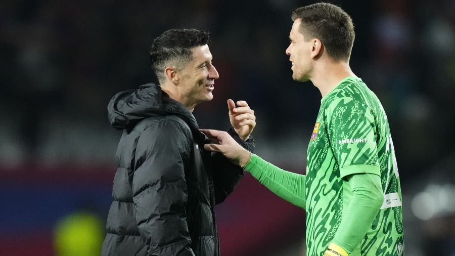 Robert Lewandowski was substituted in the 64th minute, while Wojciech Szczęsny played the full 90 minutes. (Jose Breton/Pics Action/NurPhoto via Getty Images)