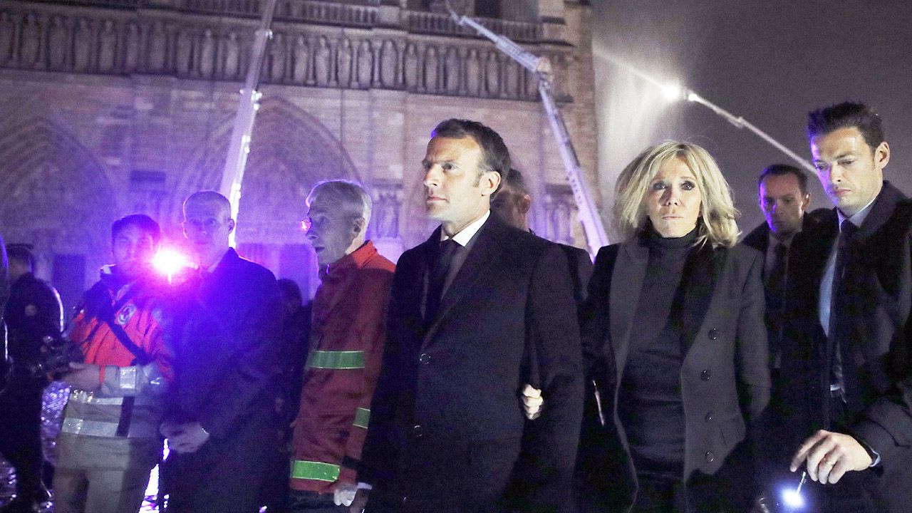 Prezydent Francji Emmanuel Macron ocenił, że doszło do „prawdziwie potwornej tragedii” (fot. PAP/EPA/YOAN VALAT) Prezydent Francji Emmanuel Macron ocenił, że doszło do „prawdziwie potwornej tragedii” (fot. PAP/EPA/YOAN VALAT)