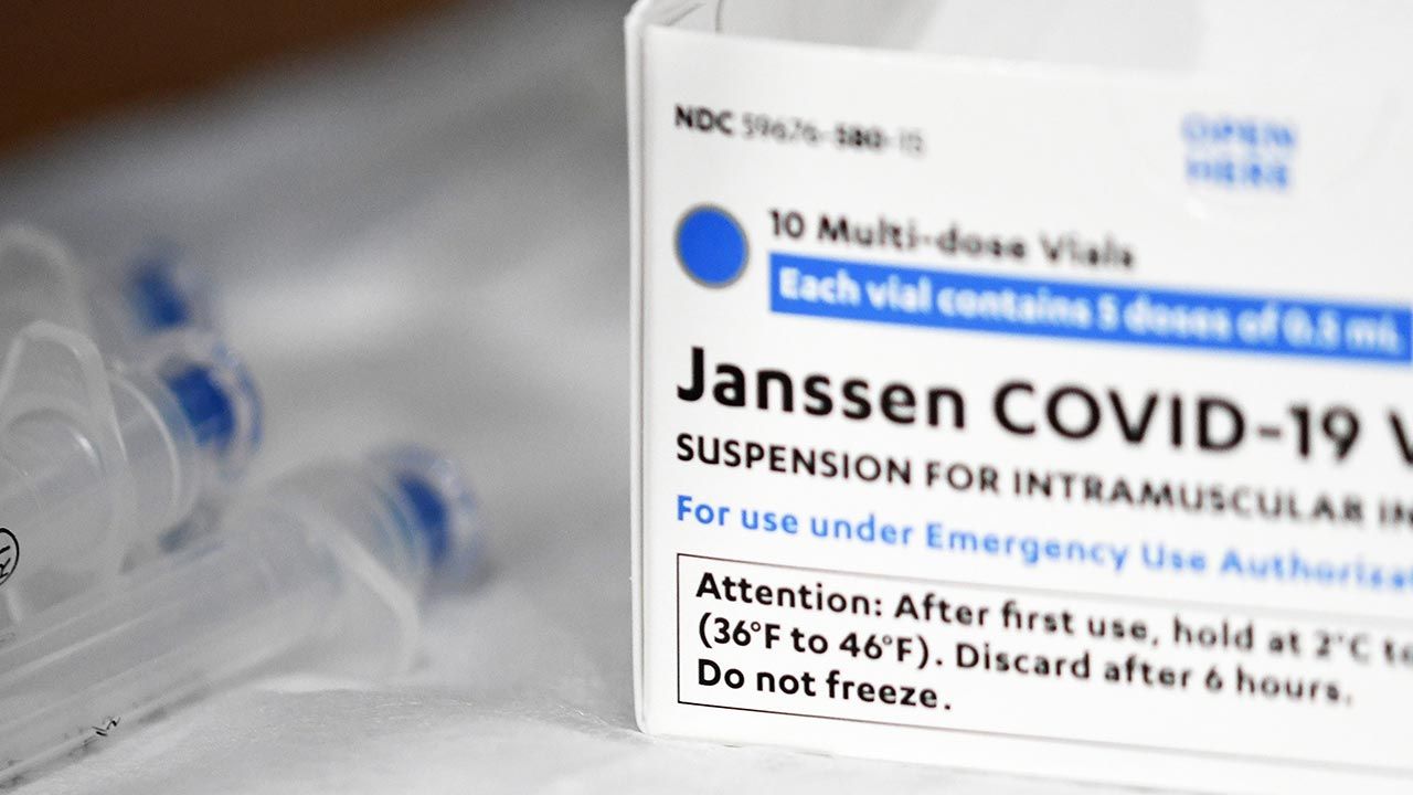 Badania szczepionek Johnson&Johnson (fot.  Paul Hennessy/SOPA Images/LightRocket via Getty Images)