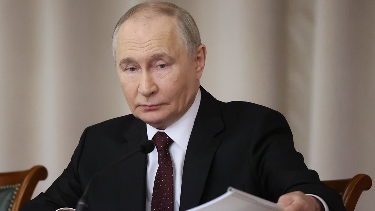 Rosja nie jest zainteresowana udzieleniem Iranowi pomocy wojskowej i ogranicza się do reakcji dyplomatycznych na wydarzenia na Bliskim Wschodzie. Część rosyjskich niezależnych ekspert&oacute;w...