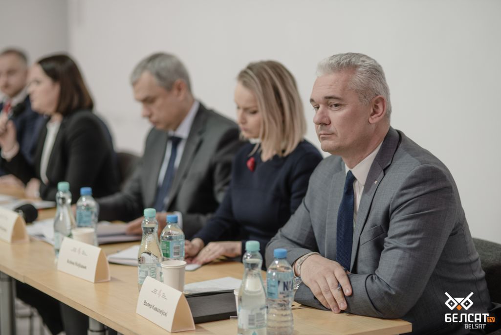 Прэс-канферэнцыя абранай прэзідэнткі Святланы Ціханоўскай і чальцоў Аб’яднанага пераходнага кабінету. Варшава, Польшча. 2 снежня 2022. (Фота: Карына Пашко / Белсат)