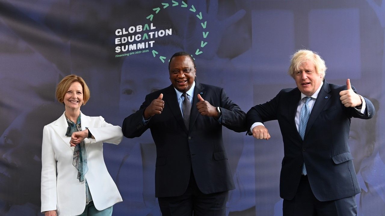 Była premier Australii Julia Gillard, prezydent Kenii Uhuru Muigai Kenyatta i premier Wielkiej Brytanii Boris Johnson(fot. PAP/EPA/ANDY RAIN / POOL) Była premier Australii Julia Gillard, prezydent Kenii Uhuru Muigai Kenyatta i premier Wielkiej Brytanii Boris Johnson(fot. PAP/EPA/ANDY RAIN / POOL)