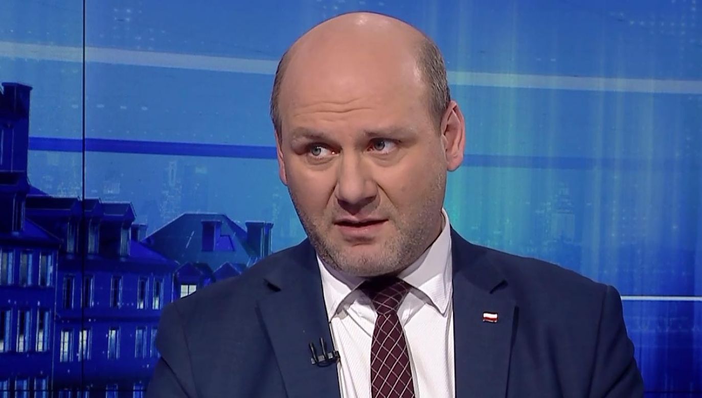 Szymon Szynkowski vel Sęk w „Gościu Wiadomości” (fot. TVP Info)