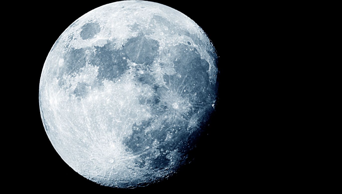 Badania nad regolitem na powierzchni Księżyca (fot. Shutterstock/taffpixture)