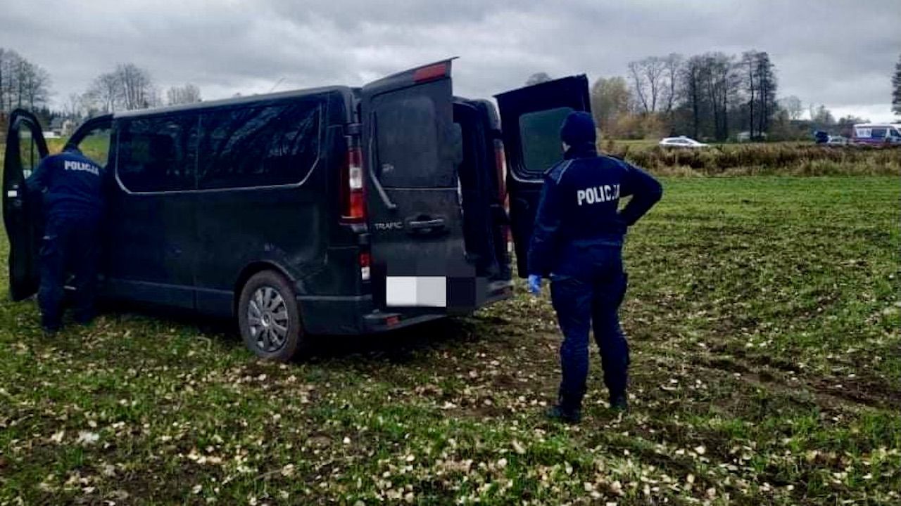 Policjanci zatrzymali czterech mężczyzn (fot. Policja podlaska) Policjanci zatrzymali czterech mężczyzn (fot. Policja podlaska)