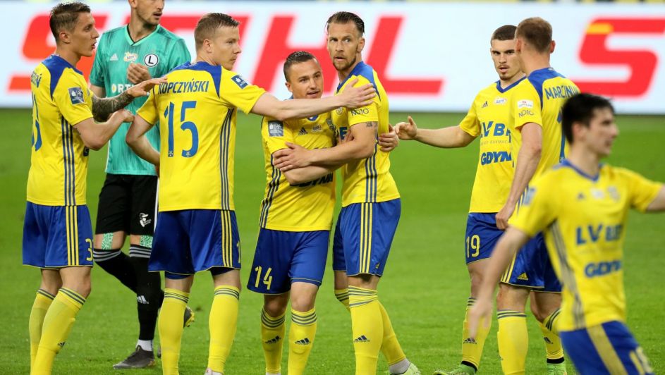 Radość piłkarzy Arki po golu z Legią (fot. PAP) Radość piłkarzy Arki po golu z Legią (fot. PAP)