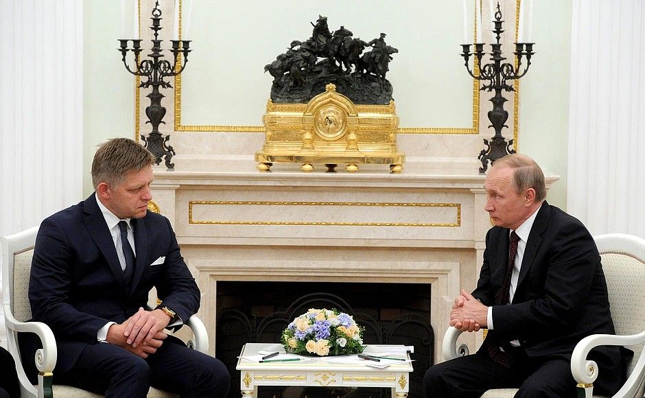 Робэрт Фіца і Уладзімір Пуцін. (Фота: kremlin.ru)