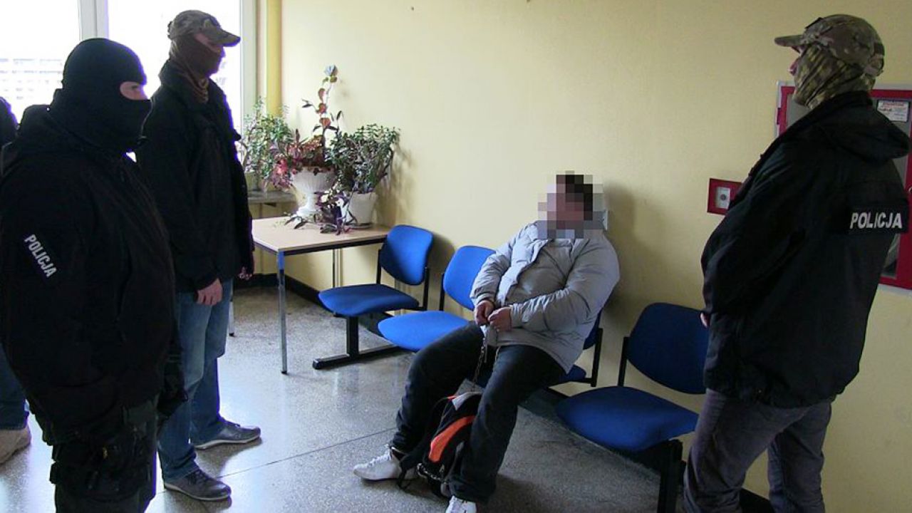 Do ujęcia mężczyzny doprowadziły przeprowadzone po raz pierwszy na świecie badania 3D fragmentów skóry zamordowanej(fot. malopolska.policja.gov.pl) Do ujęcia mężczyzny doprowadziły przeprowadzone po raz pierwszy na świecie badania 3D fragmentów skóry zamordowanej(fot. malopolska.policja.gov.pl)