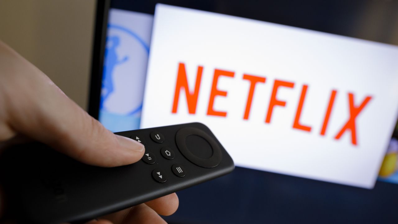 Rzecznik Netflixa odpowiedział na list premiera Mateusza Morawieckiego w sprawie nieścisłości historycznych (fot. GettyImages/Thomas Trutschel) Rzecznik Netflixa odpowiedział na list premiera Mateusza Morawieckiego w sprawie nieścisłości historycznych (fot. GettyImages/Thomas Trutschel)