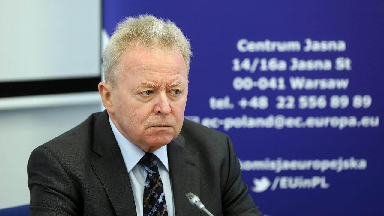 Komisarz UE ds. rolnictwa Janusz Wojciechowski (fot. PAP/Rafał Guz)