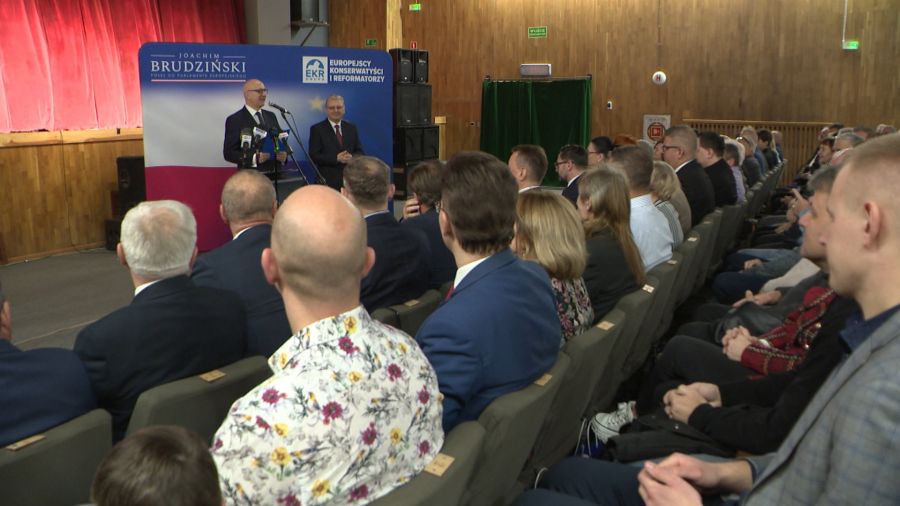 Politycy PiS o bezpieczeństwie. Spotkanie z mieszkańcami w Choszcznie