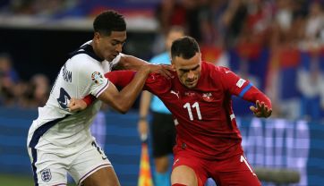 Filip Kostic doznał urazu w starciu z Jude'em Bellinghamem (fot. Getty Images)