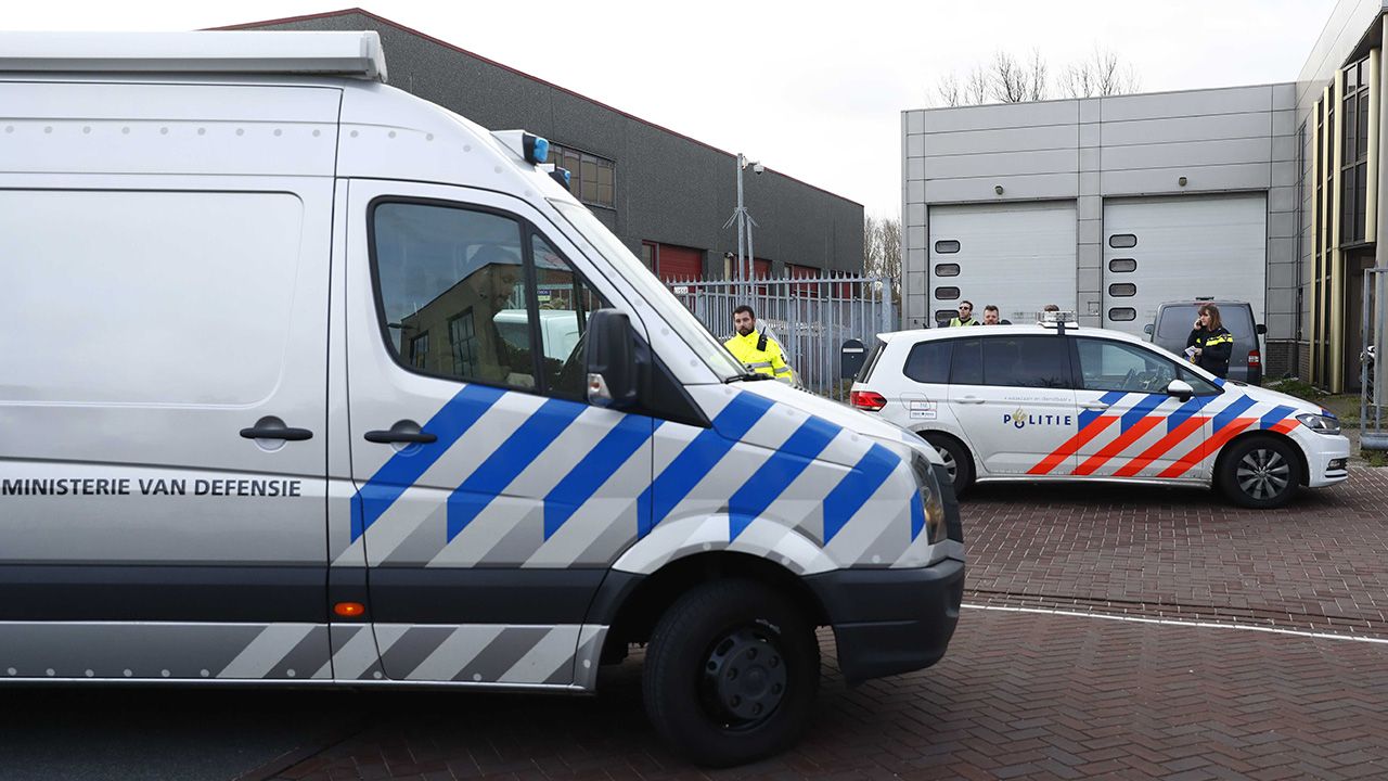 Listy z bombami wybuchły w Kerkrade i Amsterdamie (fot. PAP/EPA/SEM VAN DER WAL)