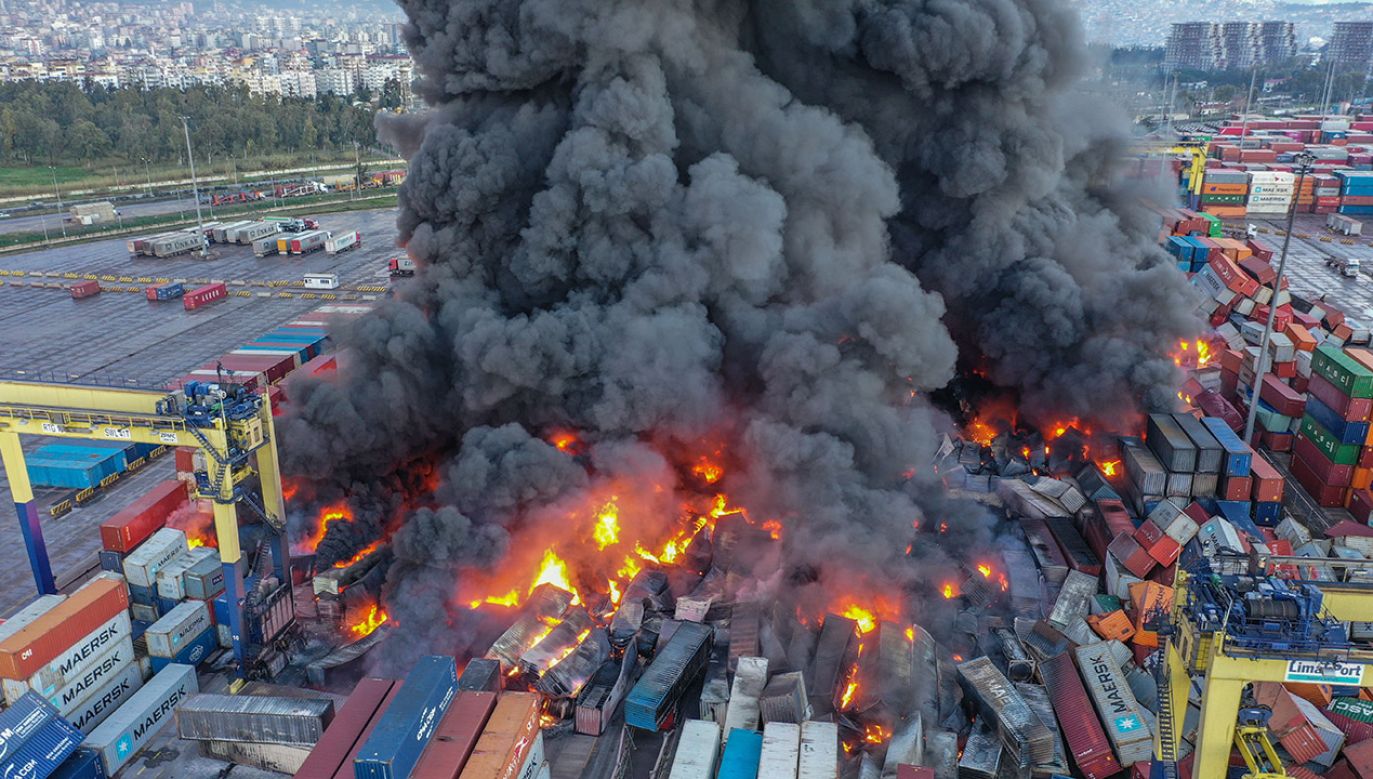 Pożar w porcie w Iskenderun (fot. Anadolu Agency via Getty Images)