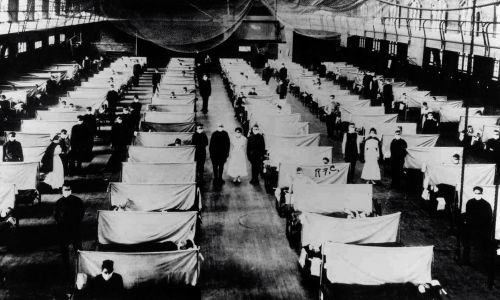 Domy towarowe w wielu miastach USA zostały zamienione w szpitale. Zdjęcie z roku 1918. Fot. Universal History Archive/Universal Images Group via Getty Images