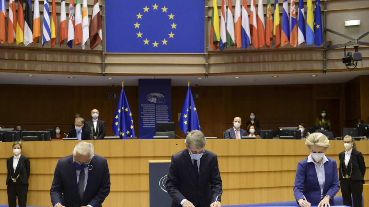 Europosłowie PiS wypowiedzieli się przeciwko rezolucji (fot. PAP/ EPA/JOHANNA GERON)