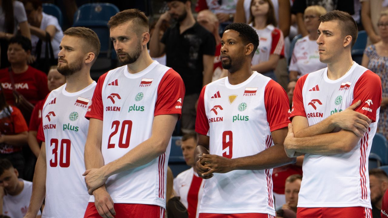 Mateusz Bieniek (drugi z lewej) podjął ważną decyzję (fot. Getty Images)