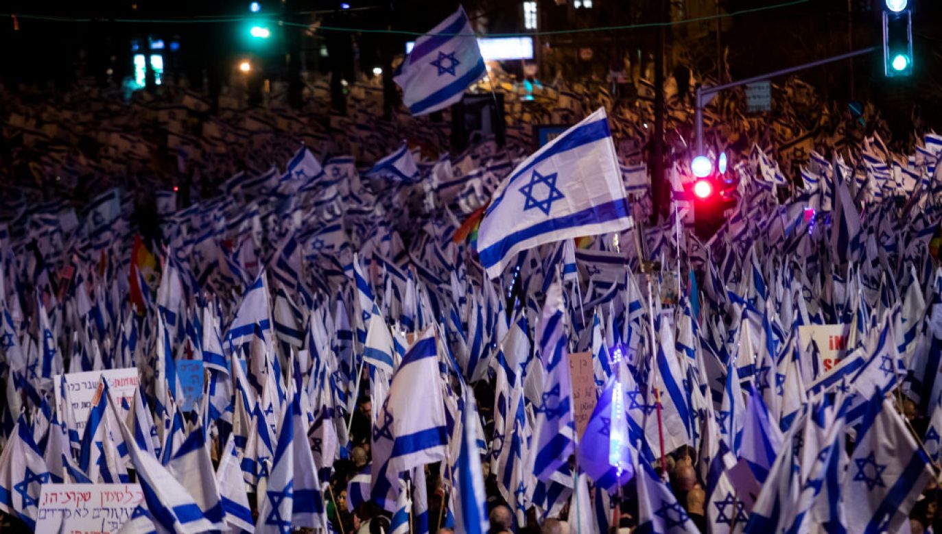 W protestach przeciw reformie sądownictwa uczestniczy coraz więcej Izraelczyków (Fot. Amir Levy/Getty Images)