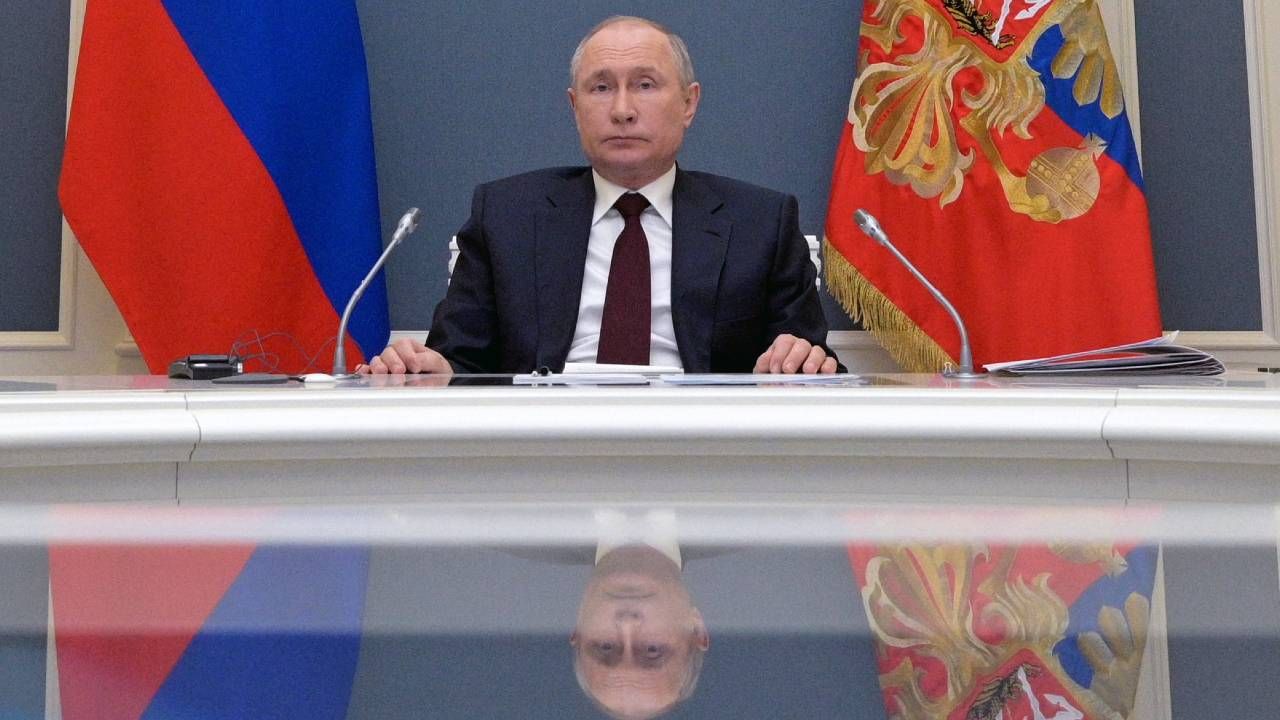 Władimir Putin nie potrafi rozwiązać problemów Rosjan (fot. PAP/EPA/ALEXEI DRUZHININ / SPUTNIK / KREMLIN POOL)