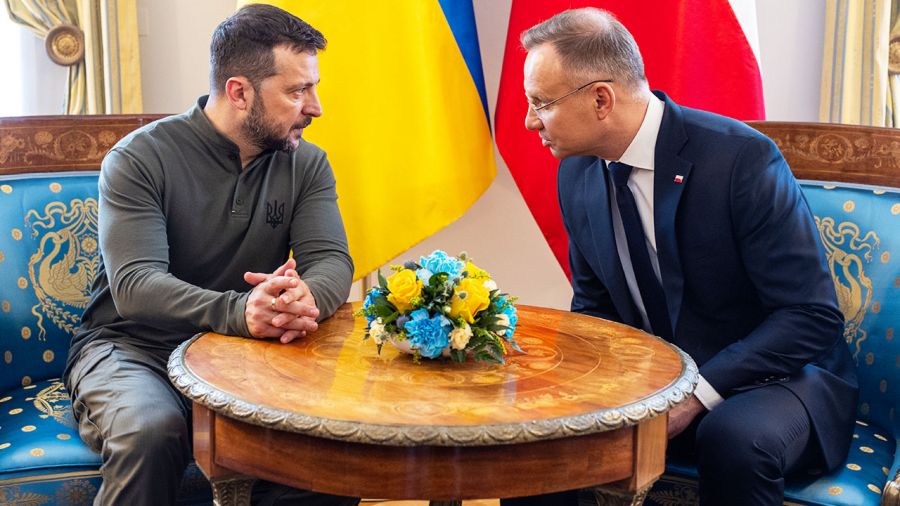 Andrzej Duda z prezydentem Ukrainy Wołodymyrem Zełenskim (fot. Andrzej Iwanczuk/NurPhoto via Getty Images)