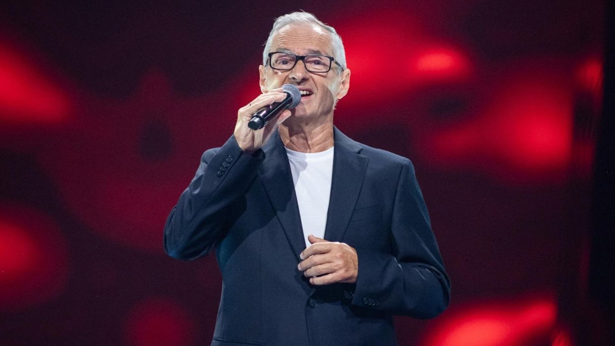 Piotr Kwiecień zaśpiewał nieśmiertelny przebój Zbigniewa Wodeckiego „Zabiorę Cię dziś na bal”. Fot. TVP