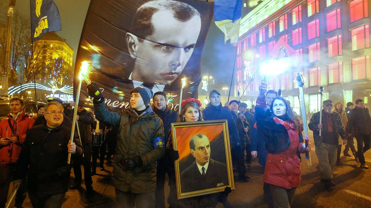 To kolejna inicjatywa na Ukrainie, honorująca przywódcę nacjonalistów (fot. arch. PAP/SERGEY DOLZHENKO) To kolejna inicjatywa na Ukrainie, honorująca przywódcę nacjonalistów (fot. arch. PAP/SERGEY DOLZHENKO)
