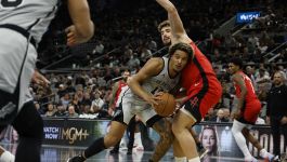 Jeremy Sochan w meczu z Houston Rockets (fot. Getty). Jeremy Sochan w meczu z Houston Rockets (fot. Getty).