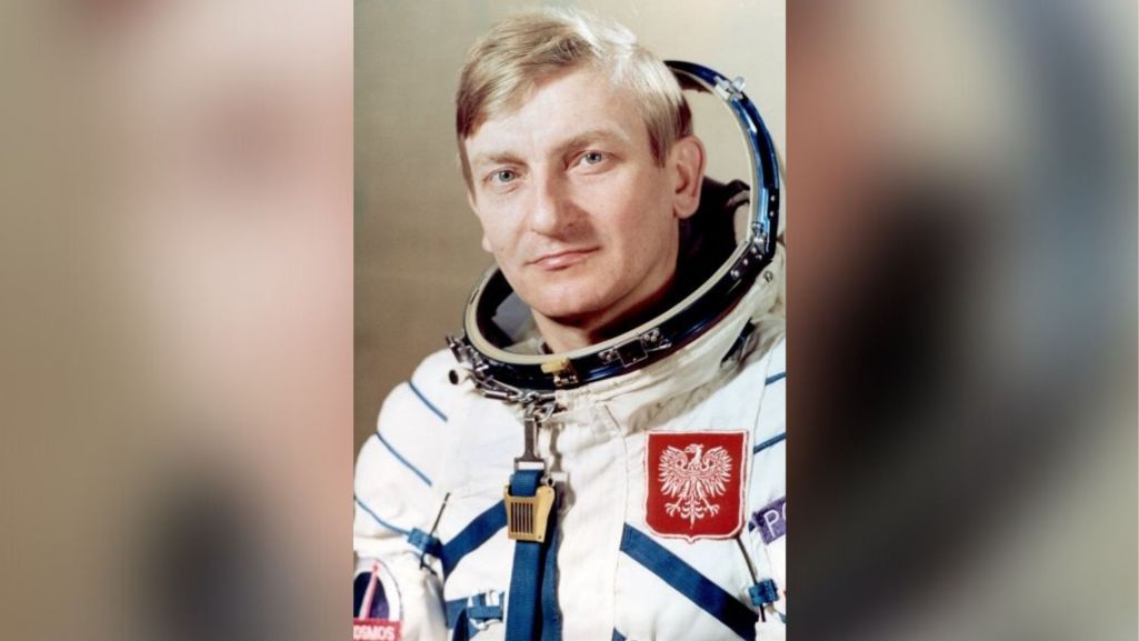 Mirosław Hermaszewski poleciał w kosmos w towarzystwie Piotra Klimuka. Fot. Wikipedia