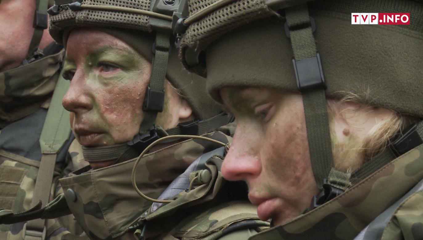 18 Stołeczna Brygada Obrony Terytorialnej zakończyła 16sto dniowe szkolenie na poligonie (fot. tvp.info)