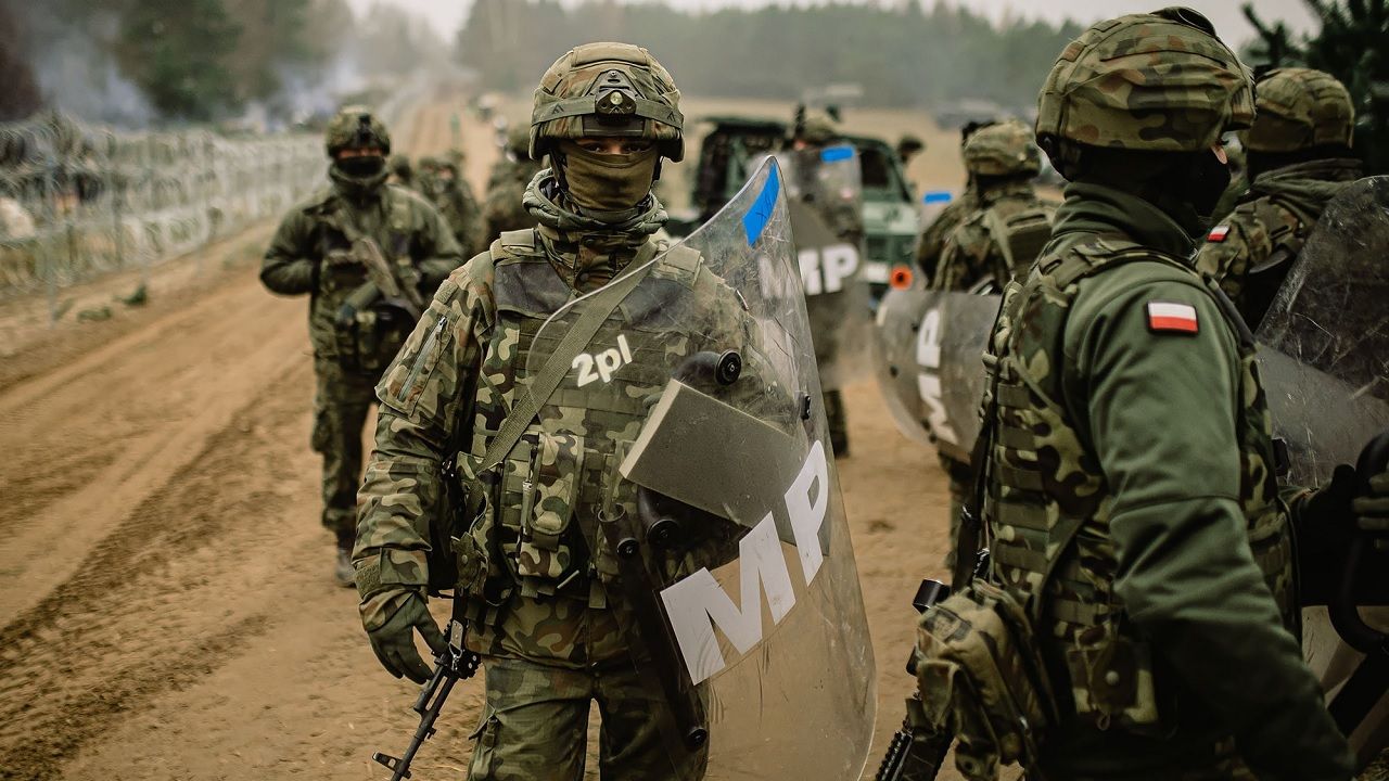 „Polacy pokazali, że fale migracji nie są niepowstrzymaną siłą natury” (fot. PAP/Irek Dorożański/Dowództwo Wojsk Obrony Terytorialnej) „Polacy pokazali, że fale migracji nie są niepowstrzymaną siłą natury” (fot. PAP/Irek Dorożański/Dowództwo Wojsk Obrony Terytorialnej)
