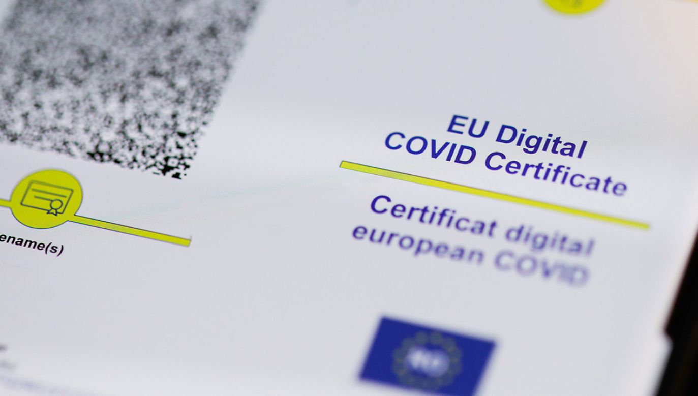 Unijny certyfikat covidowy (fot. Shutterstock)