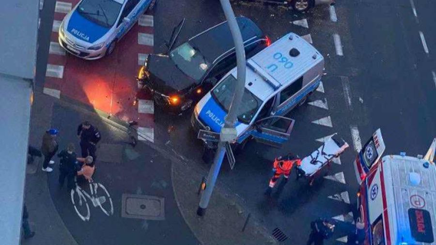 Poznań: wypadek, zderzenie z radiowozem, Hetmańska, Rolna (fot. poznanmoment)
