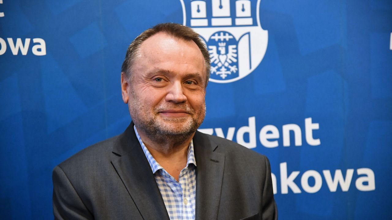 – Liczę, że środowisko LGBT samo podpowie nam, co powinniśmy dla niego robić – mówi Andrzej Kulig (fot. PAP/Jacek Bednarczyk) – Liczę, że środowisko LGBT samo podpowie nam, co powinniśmy dla niego robić – mówi Andrzej Kulig (fot. PAP/Jacek Bednarczyk)