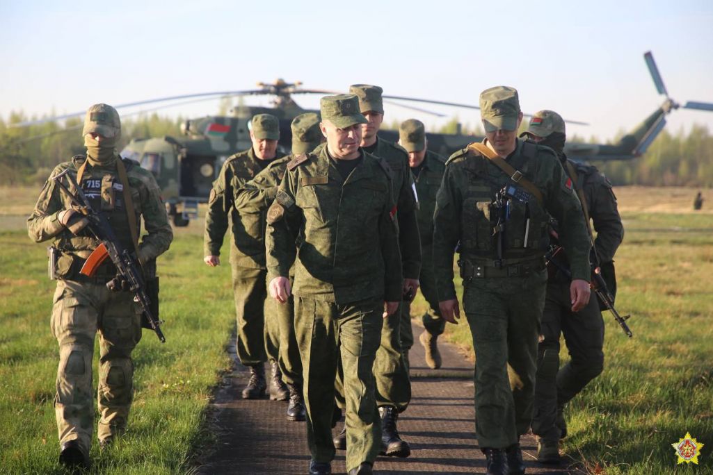 Камандуючы ВПС і сілаў СПА Андрэй Лук’яновіч падчас вучэнняў. (Фота: modmilby / Telegram)