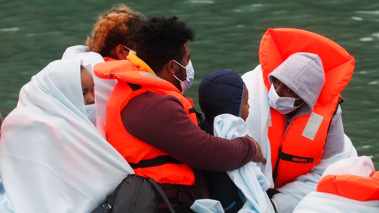Rząd brytyjski do czasu wprowadzenia nowego systemu przyspieszy działania w odpowiedzi na nielegalną imigrację (fot. REUTERS/Matthew Childs) Rząd brytyjski do czasu wprowadzenia nowego systemu przyspieszy działania w odpowiedzi na nielegalną imigrację (fot. REUTERS/Matthew Childs)
