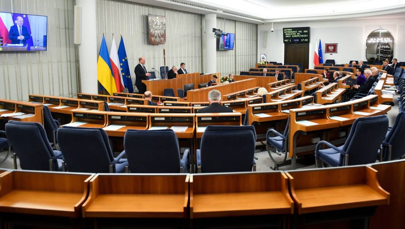 Nowelizację wraz z poprawkami Senat przyjął jednogłośnie (fot. PAP/Radek Pietruszka)