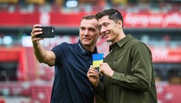 Andrij Szewczenko i Robert Lewandowski (fot. PAP)