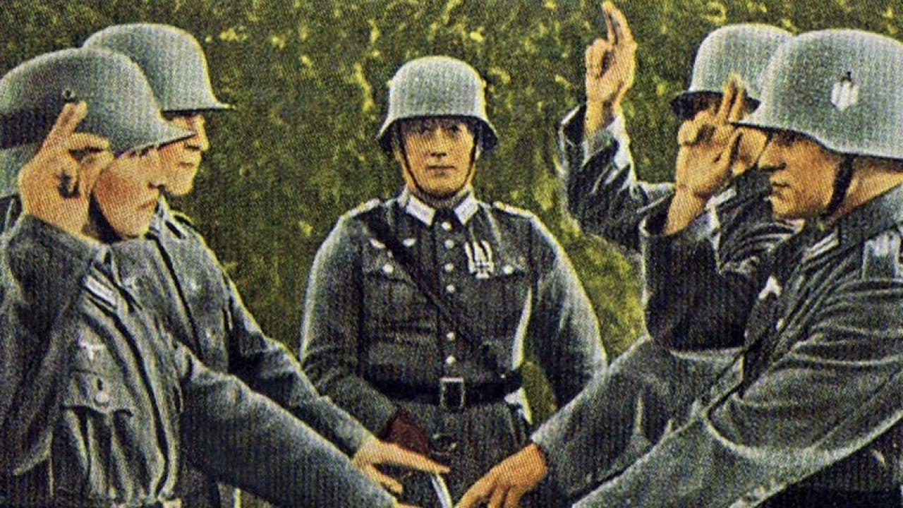 Powodem jest  książka towarzysząca wystawie o zbrodniach Wehrmachtu (fot. Universal History Archive/Getty Images, zdjęcie ilustracyjne)