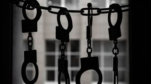 Наручнікі. Здымак мае ілюстрацыйны характар. Крыніца: novayagazeta.ru