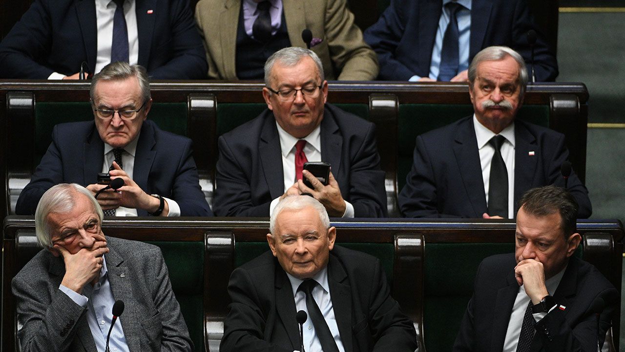 Publiczna awantura w PiS. Kaczyński zapowiada zawieszenia